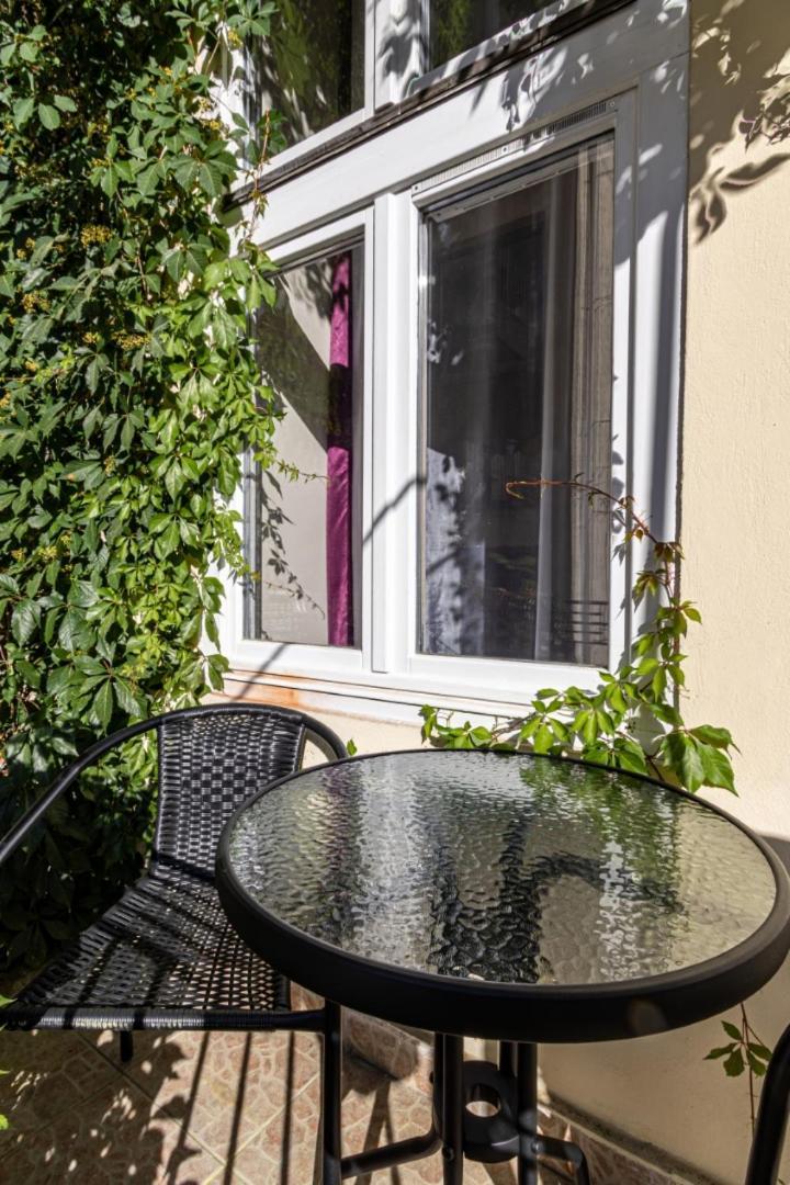 Oasis Apartment On The Broadway With Ac Boedapest Buitenkant foto