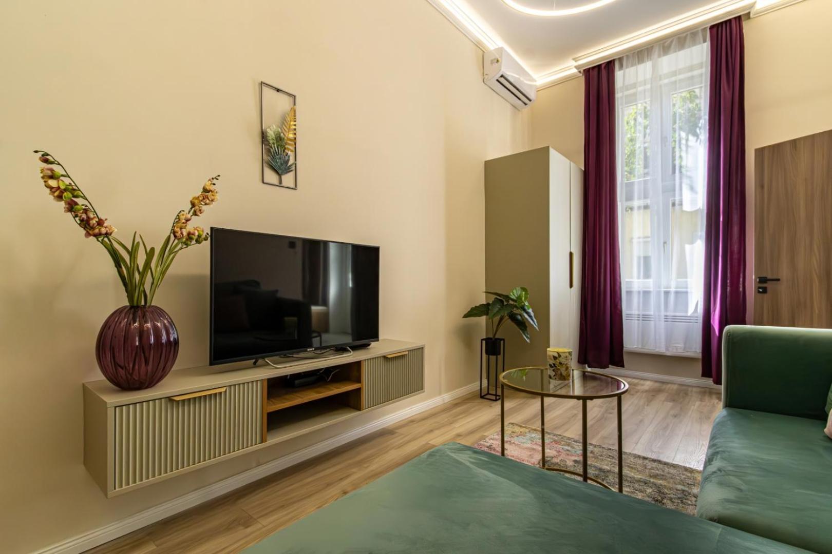 Oasis Apartment On The Broadway With Ac Boedapest Buitenkant foto